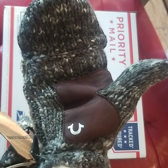 New True Religion knit mittens - Picture 2 of 8